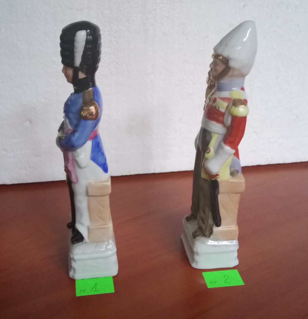 Porcelanowe figurki - żołnierze